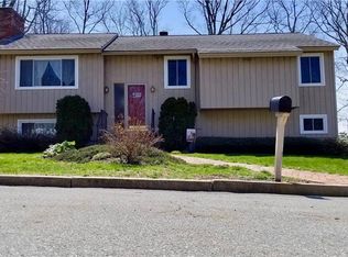 12 Sherri Dr, North Providence, RI 02911