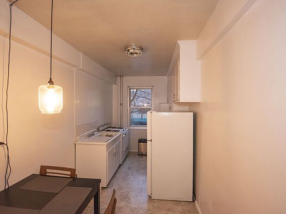 5th image of 550 Grand St APT G2a
