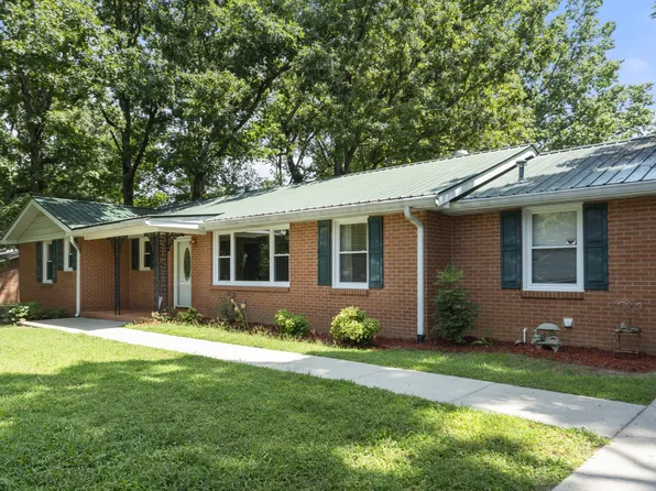 306 Cedarview Dr, Dickson, TN 37055