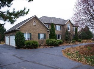 6212 Smith Rd, Crystal Lake, IL 60014