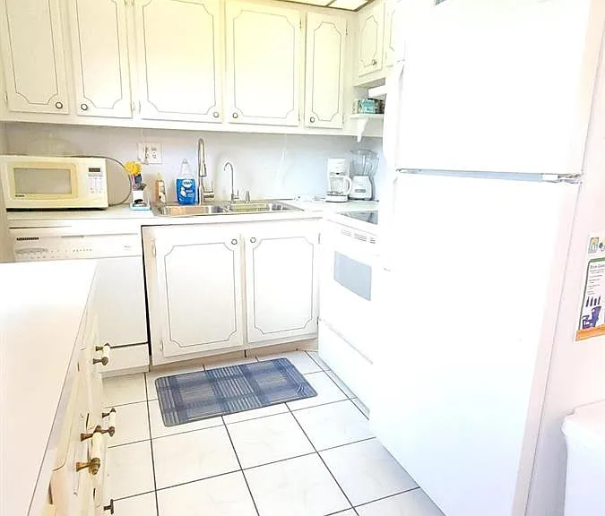 147 Bedford #F — Photo 5