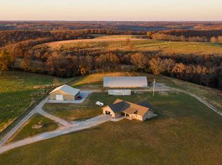 1441 Greenway Dr, Galena, MO 65656