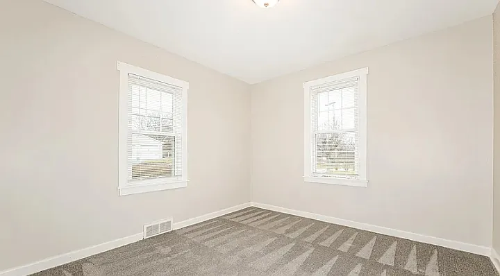 Franklin Ave — Photo 3