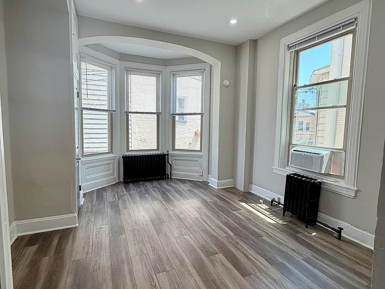 227 S 41st St #H — Photo 16