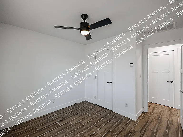 526 S Crismon Rd — Photo 20
