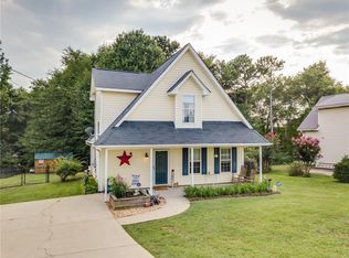 998 Clayton St, Commerce, GA 30529