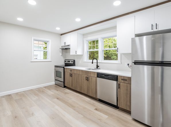 40 Fairfax Dr
