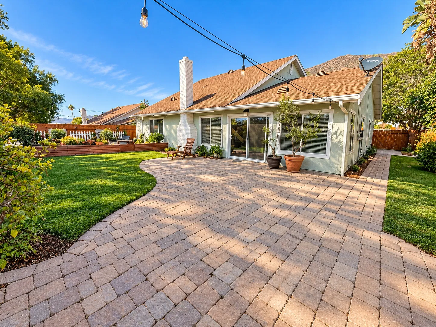 5 bed, 1938 sqft, $4,650 — Photo 2
