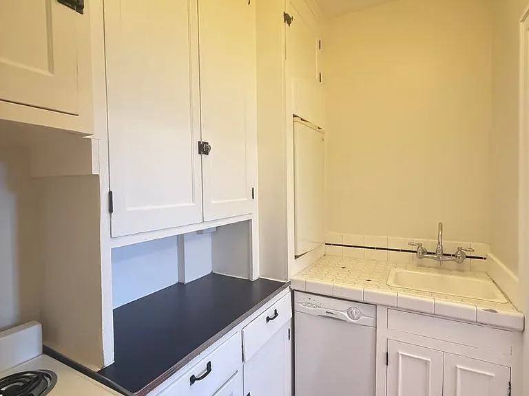 20 NW 16th Ave #1 — Photo 5
