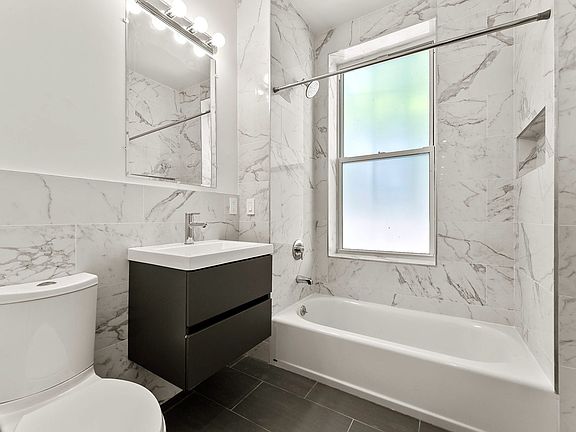 4th image of 820 Marcy Ave #1G