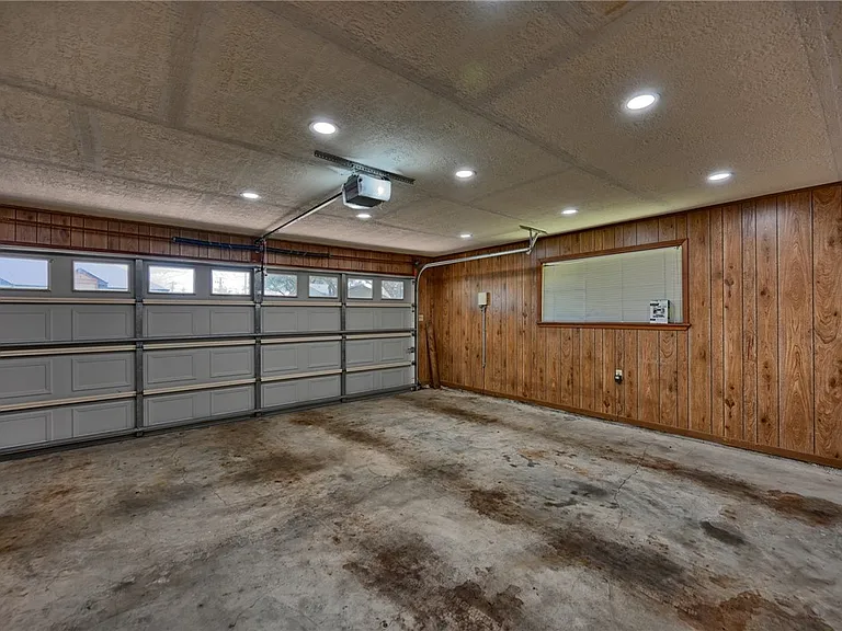 1600 Pecan St — Photo 37
