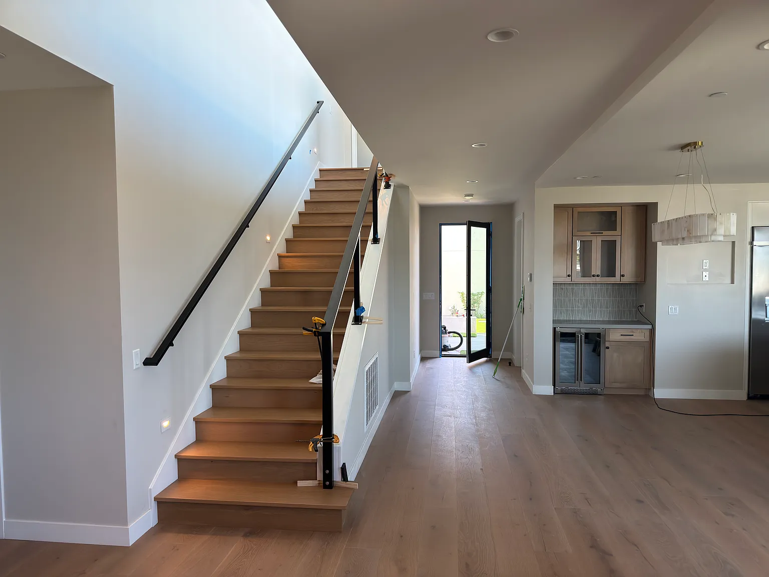 2 bed, 2.5 bath, 2319 sqft, $6,995 — Photo 3