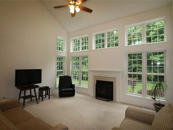 2nd image of 62 Woodgreen Dr
