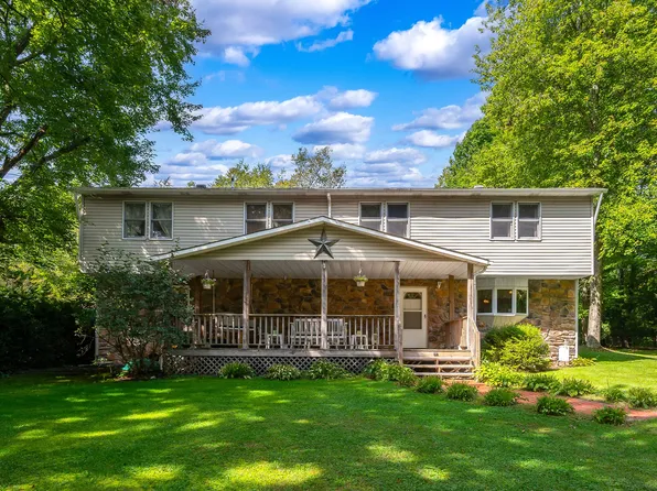 202 Quail Rd, Evans City, PA 16033