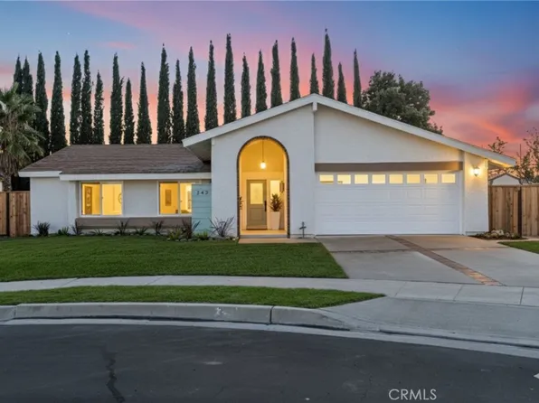 242 E Paddle Wheel Cir, Orange, CA 92865
