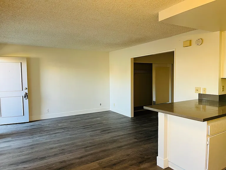 1200 S Sharon Cir #5 — Photo 8