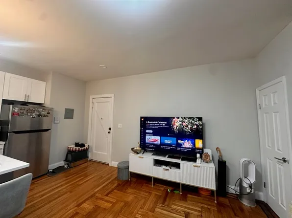 2075 East 16th Street image 5 of 8