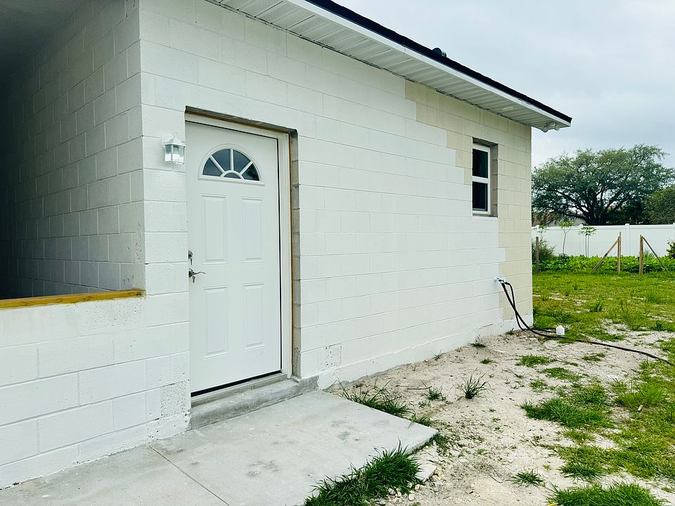 1st image of 12111 Blackheath Cir
