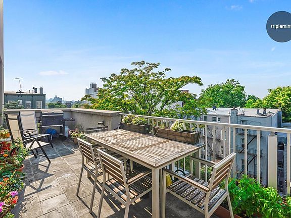 2nd image of 259 Ainslie St APT 4R