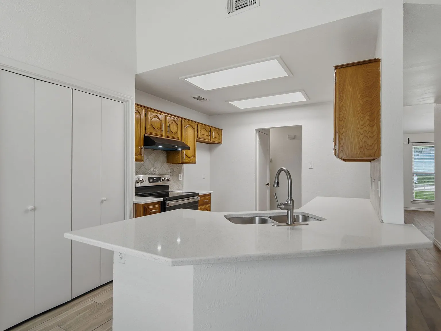 3 bed, 1670 sqft, $2,200 — Photo 4