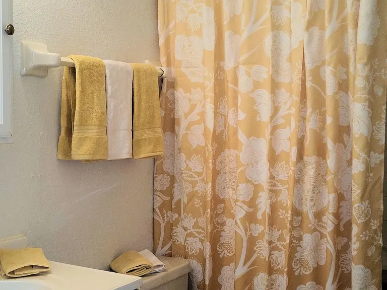 610 Eugene St #6 — Photo 7