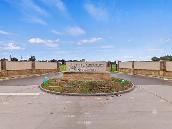 7007 Meadowview Estates Cts, Sugar Land, TX 77479