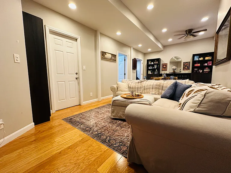 98 Cypress St #G — Photo 3