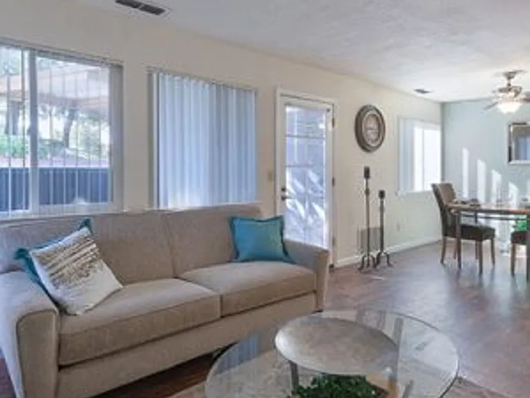 Windscape Apartments — Photo 2
