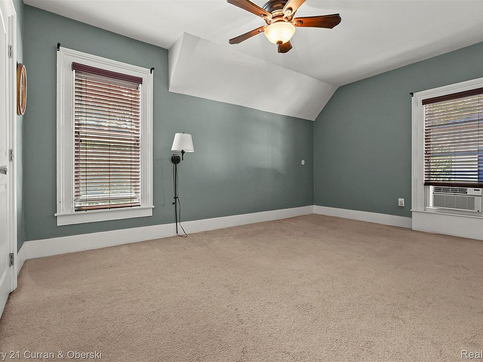 323 E Liberty St, photo 18