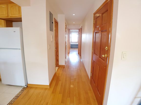 4th image of 14736 26th Ave #1