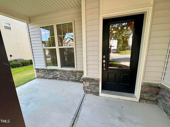 3rd image of 252 Naples Ln