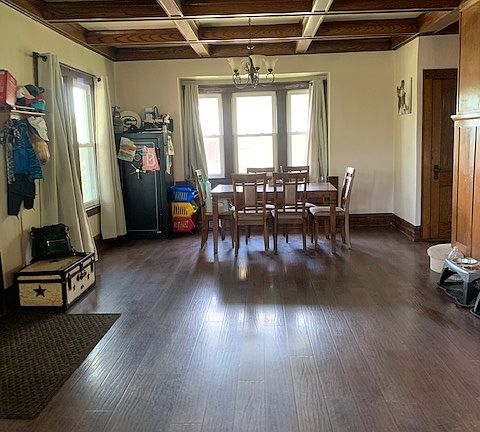 2nd image of 4865 Noble St