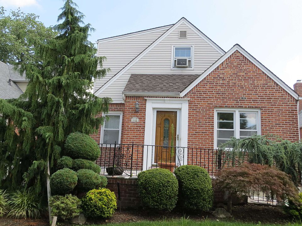 1st image of 5631 203rd St