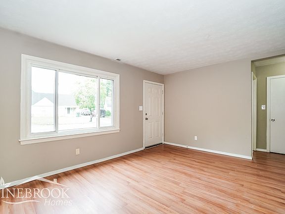 2nd image of 2915 Northglen Dr
