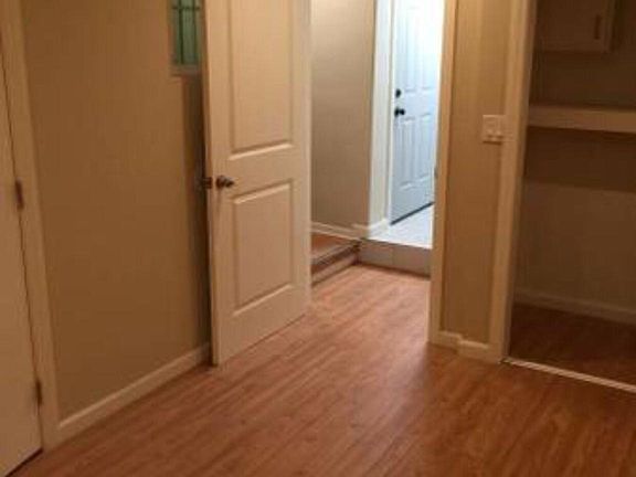 5th image of 4475 Victoria Park Dr