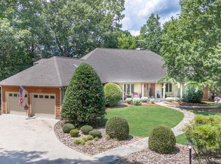 270 Foxwood Dr, Tryon, NC 28782