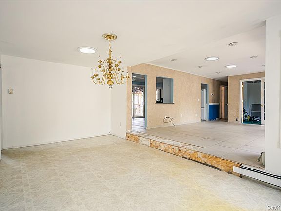 5th image of 36 Schenk Drive