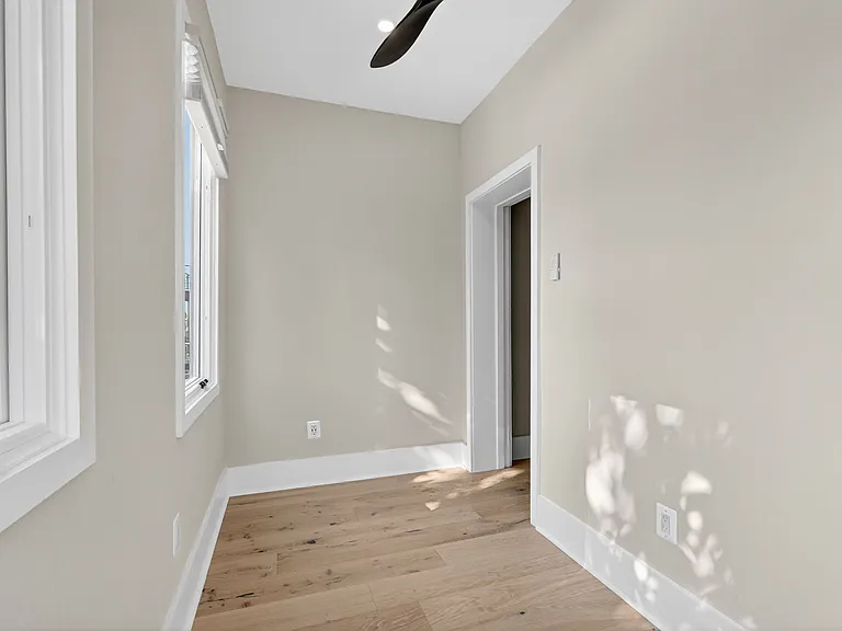 32 Adams St NW — Photo 11