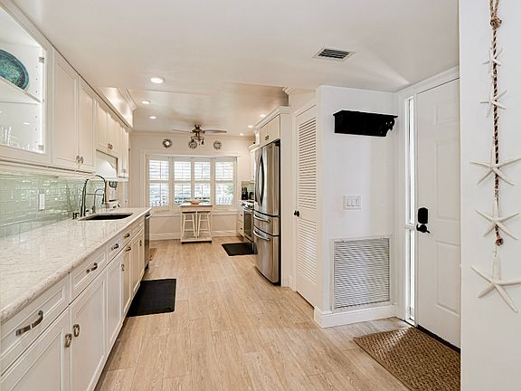 3rd image of 133 E Park Shores Cir APT 7E
