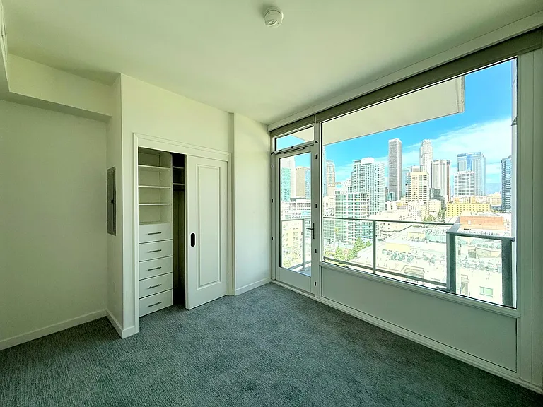 1050 S Grand Ave #1404 — Photo 18