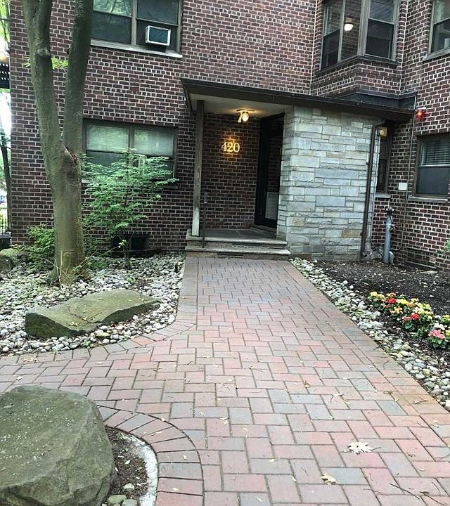 1st image of 420 Park Pl APT 3D