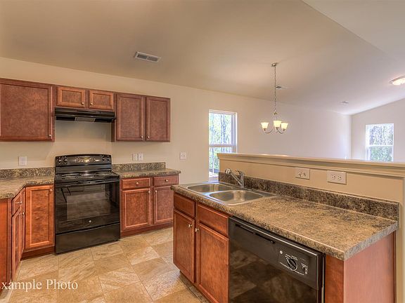 3rd image of 114 Vista Hill Dr