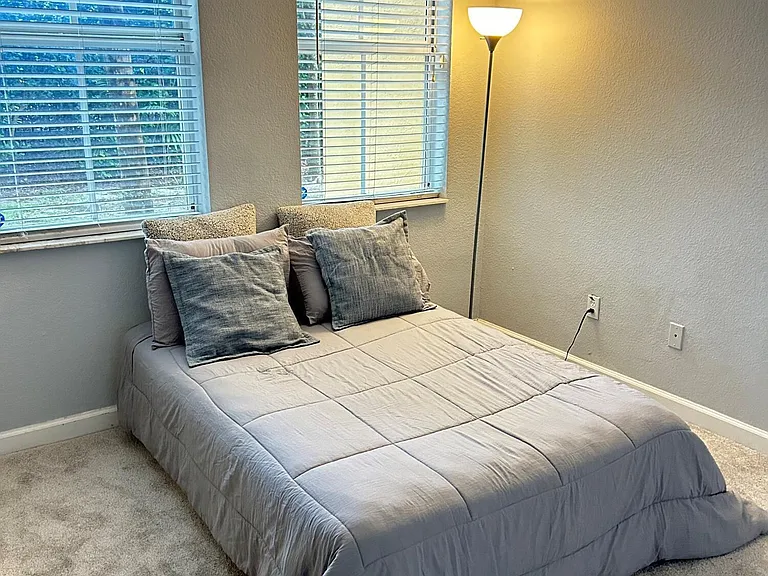 2046 Shoma Dr — Photo 12