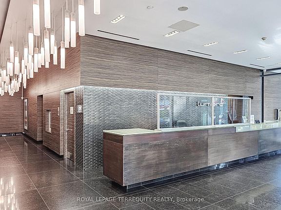 4th image of 770 Bay St #2412