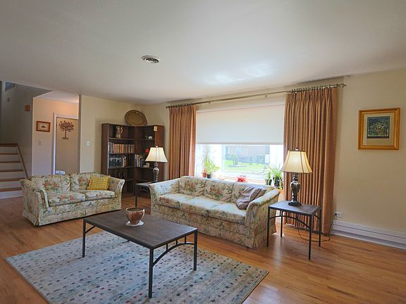 3rd image of 671 Winston Dr
