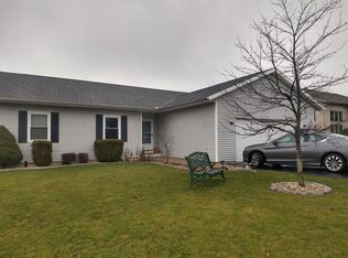 1909 Crystal Ave, Findlay, OH 45840