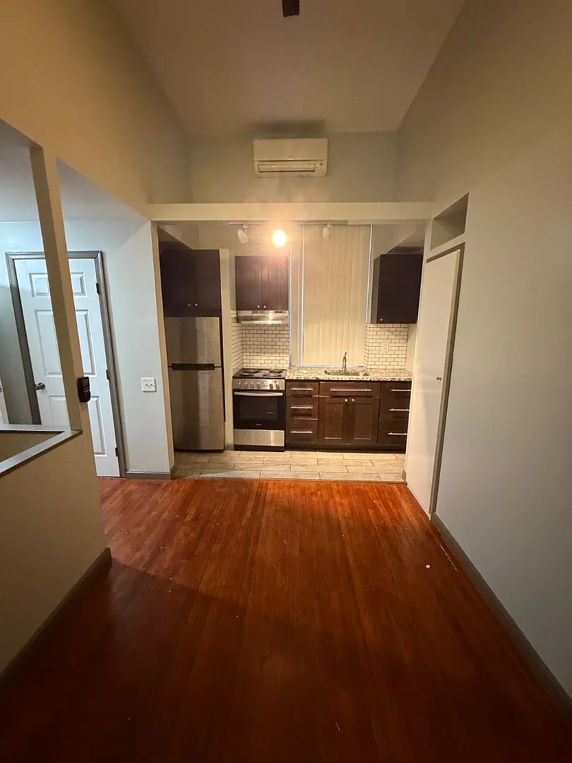 511 Cathedral St - 511Cath-1C — Photo 2