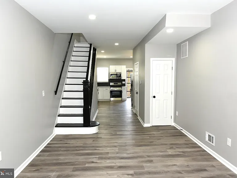 2225 W Baltimore St — Photo 2