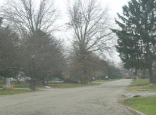 711 Lakeview Dr, Cortland, OH