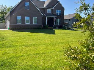 2040 Hiller Rd, West Bloomfield, MI 48324